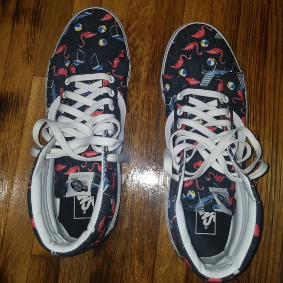 Van's - Picture 4 of 6